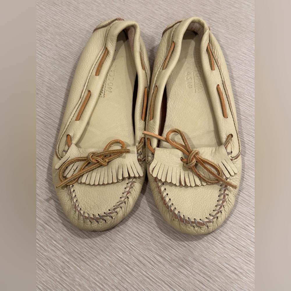 Minnetonka Deer Hide Kilty Driving Moccasin Size 8 NEW